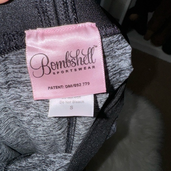 Bombshell Leggings - Picture 4 of 6